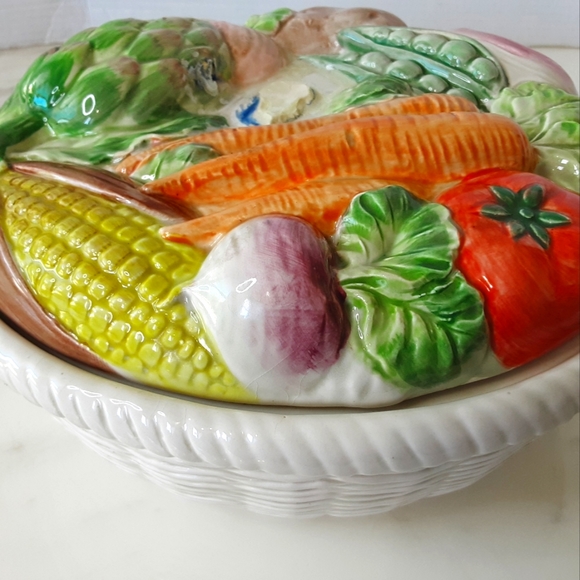 FITZ & FLOYD Round Covered Casserole Dish Garden Basket Vege - Picture 3 of 10